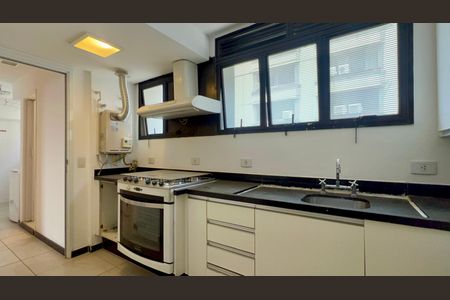 Apartamento para alugar com 145m², 3 quartos e 2 vagas Apartamento para alugar com 145m², 3 quartos e 2 vagasCozinha