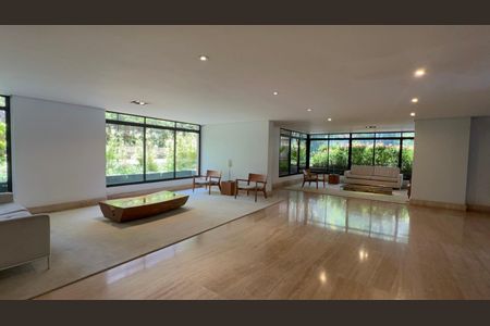 Apartamento para alugar com 145m², 3 quartos e 2 vagas Apartamento para alugar com 145m², 3 quartos e 2 vagasHall de entrada