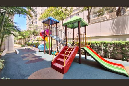 Apartamento à venda com 64m², 2 quartos e 2 vagas Apartamento à venda com 64m², 2 quartos e 2 vagasÁrea comum - Playground