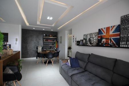 Apartamento à venda com 74m², 2 quartos e 1 vagaSala