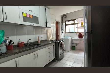 Apartamento à venda com 98m², 3 quartos e 2 vagasCozinha e Área de Serviço
