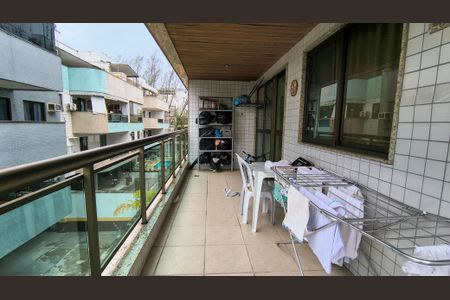 Apartamento à venda com 98m², 3 quartos e 2 vagasVaranda