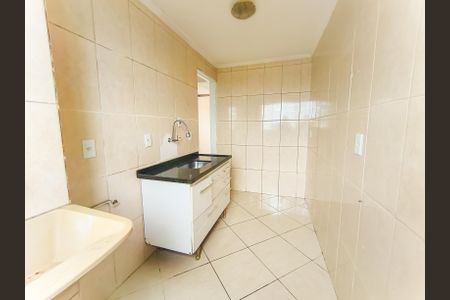 Apartamento para alugar com 45m², 2 quartos e 1 vaga Apartamento para alugar com 45m², 2 quartos e 1 vagaCozinha e Área de Serviço