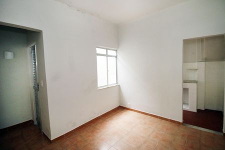 Sala de casa para alugar com 1 quarto, 50m² em Vista Alegre, Rio de Janeiro