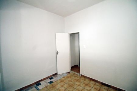 Quarto de casa para alugar com 1 quarto, 50m² em Vista Alegre, Rio de Janeiro