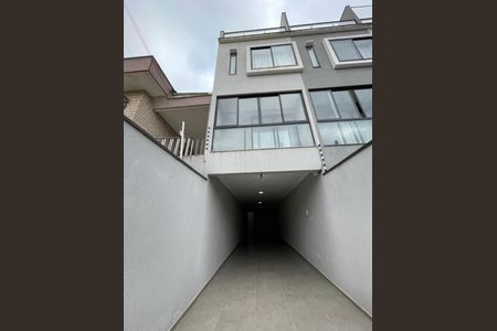 Casa à venda com 165m², 3 quartos e 3 vagas Casa à venda com 165m², 3 quartos e 3 vagasFoto 01