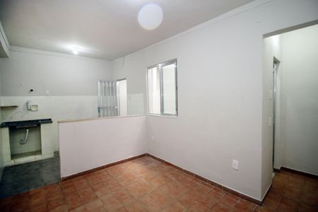 Sala de casa para alugar com 1 quarto, 50m² em Vista Alegre, Rio de Janeiro