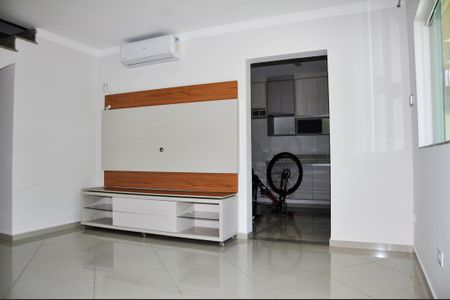 Detalhe - Sala de casa para alugar com 2 quartos, 132m² em Jardim Felicidade (zona Norte), São Paulo