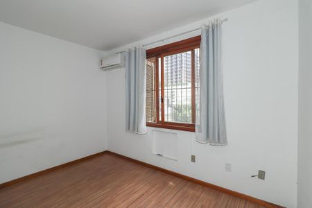 Quarto Suíte de apartamento à venda com 1 quarto, 40m² em Rio Branco, Porto Alegre