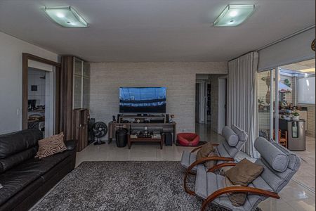 Sala de apartamento à venda com 4 quartos, 220m² em Vila Gumercindo, São Paulo