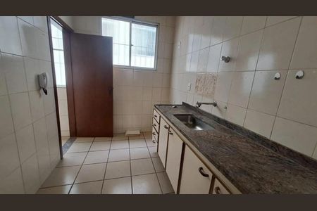 Cozinha de apartamento para alugar com 3 quartos, 85m² em Sagrada Família, Belo Horizonte
