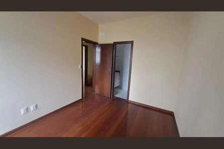 Quarto de apartamento para alugar com 3 quartos, 85m² em Sagrada Família, Belo Horizonte