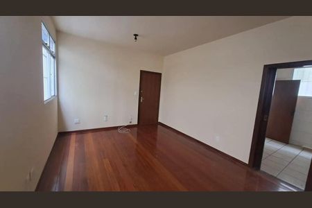 Sala de apartamento para alugar com 3 quartos, 85m² em Sagrada Família, Belo Horizonte