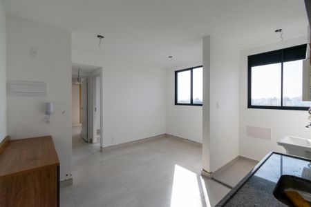 Sala  de apartamento para alugar com 2 quartos, 39m² em Vila Mira, São Paulo