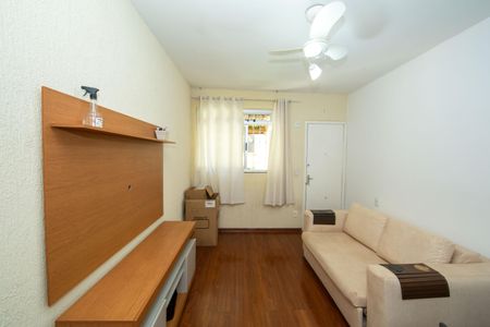 SALA de apartamento à venda com 2 quartos, 45m² em Estoril, Belo Horizonte