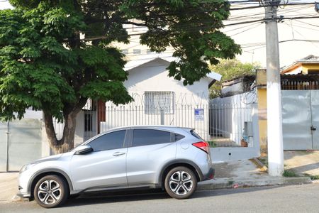 Casa para alugar com 78m², 3 quartos e 3 vagasFachada do imóvel - Placa instalada na grade da fachada do imóvel - Código da placa: COXT-135