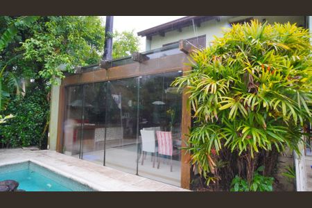 Casa à venda com 240m², 3 quartos e 2 vagasSalão de Festas