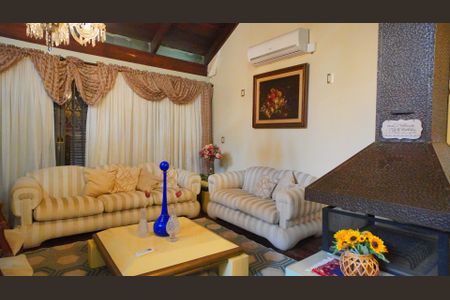 Casa à venda com 240m², 3 quartos e 2 vagasSala 