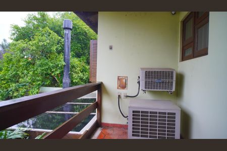 Casa à venda com 240m², 3 quartos e 2 vagasVaranda suite 