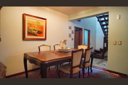 Casa à venda com 240m², 3 quartos e 2 vagasSala jantar 