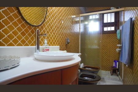 Casa à venda com 240m², 3 quartos e 2 vagasBanheiro Corredor