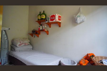 Casa à venda com 240m², 3 quartos e 2 vagasQuarto de serviço 