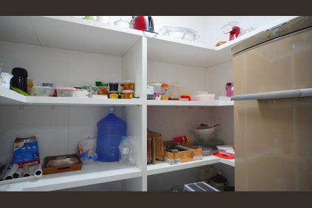 Casa à venda com 240m², 3 quartos e 2 vagasDispensa 