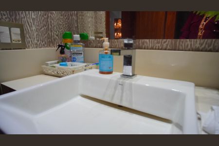 Casa à venda com 240m², 3 quartos e 2 vagasLavabo 