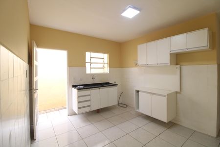 Cozinha de casa para alugar com 1 quarto, 100m² em Socorro, São Paulo