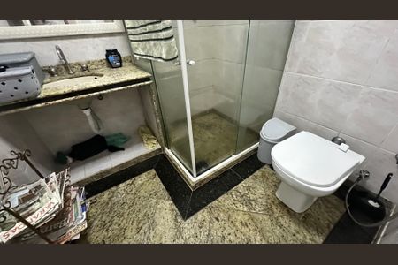 Apartamento à venda com 240m², 3 quartos e 3 vagas Apartamento à venda com 240m², 3 quartos e 3 vagasBanheiro Social