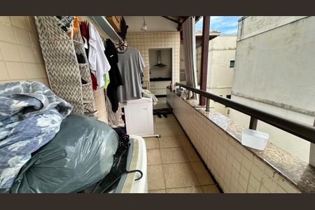 Apartamento à venda com 240m², 3 quartos e 3 vagas Apartamento à venda com 240m², 3 quartos e 3 vagasÁrea de Serviço