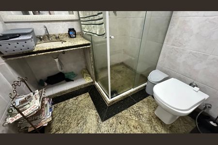 Apartamento à venda com 240m², 3 quartos e 3 vagas Apartamento à venda com 240m², 3 quartos e 3 vagasBanheiro Social