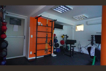 Casa de condomínio à venda com 218m², 3 quartos e 2 vagasÁrea comum - Academia