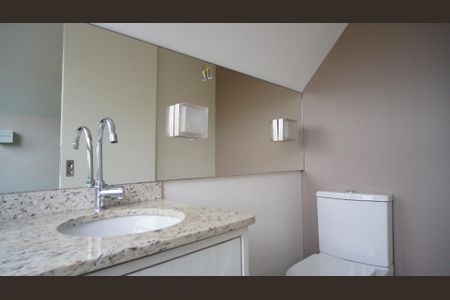 Casa de condomínio à venda com 218m², 3 quartos e 2 vagasBanheiro piso 3