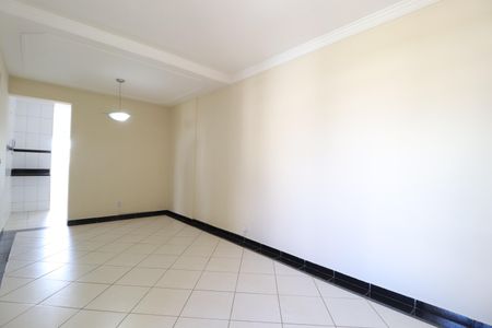 Sala de apartamento para alugar com 3 quartos, 83m² em Santa Mônica, Uberlândia