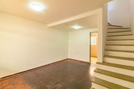 Casa à venda com 2 quartos, 100m² em Jardim Itacolomi, São Paulo