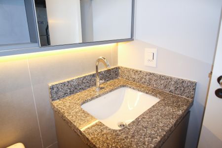 Banheiro Social de apartamento para alugar com 1 quarto, 25m² em Vila Olímpia, São Paulo