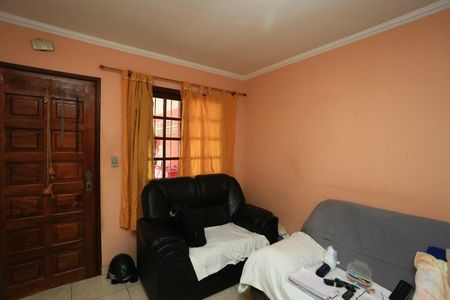 Sala  de casa para alugar com 4 quartos, 70m² em Parque Pinheiros, Taboão da Serra