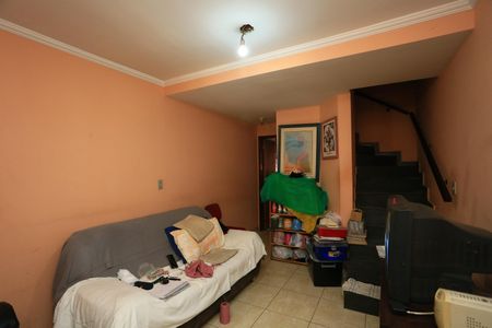 Sala  de casa para alugar com 4 quartos, 70m² em Parque Pinheiros, Taboão da Serra