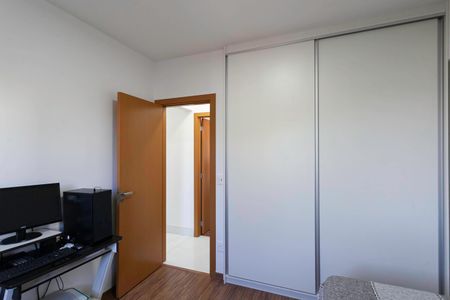 Apartamento à venda com 85m², 3 quartos e 2 vagasQuarto 2