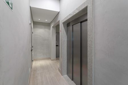 Apartamento à venda com 85m², 3 quartos e 2 vagasHall social