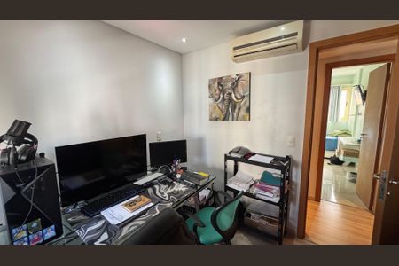 Apartamento à venda com 115m², 4 quartos e 4 vagasQuarto