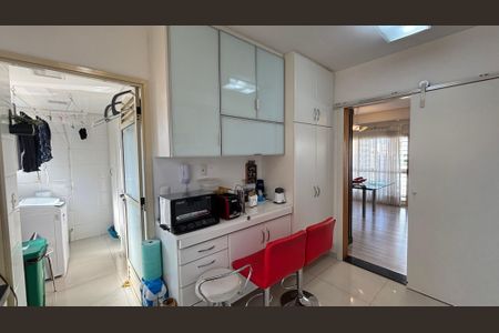 Apartamento à venda com 115m², 4 quartos e 4 vagasCozinha