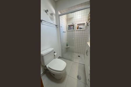 Apartamento à venda com 115m², 4 quartos e 4 vagasBanheiro da Suíte 1