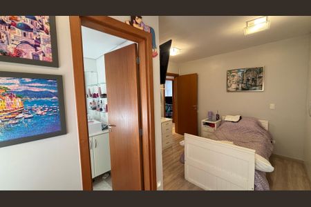 Apartamento à venda com 115m², 4 quartos e 4 vagasSuíte 2