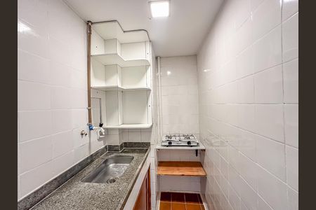 Studio para alugar com 25m², 1 quarto e sem vaga Studio para alugar com 25m², 1 quarto e sem vagaCozinha e Área de Serviço