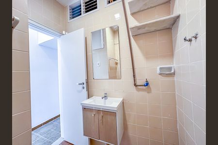 Studio para alugar com 25m², 1 quarto e sem vaga Studio para alugar com 25m², 1 quarto e sem vagaBanheiro Social