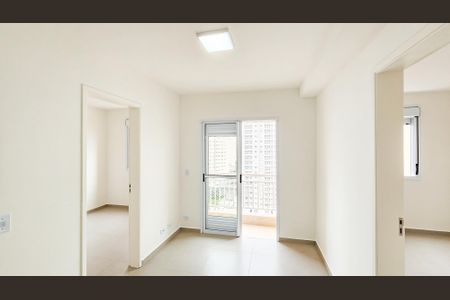 Sala de apartamento para alugar com 2 quartos, 41m² em Vila Osasco, Osasco
