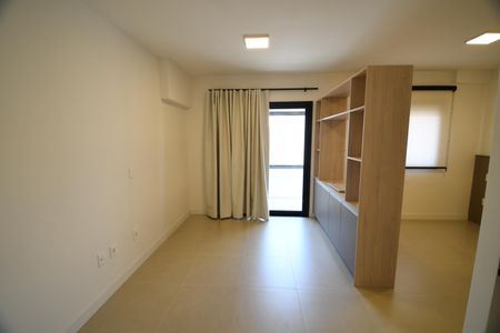 Sala de kitnet/studio para alugar com 1 quarto, 46m² em Centro, Campinas