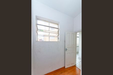 Apartamento para alugar com 81m², 2 quartos e 1 vaga Apartamento para alugar com 81m², 2 quartos e 1 vagaQuarto de Serviço